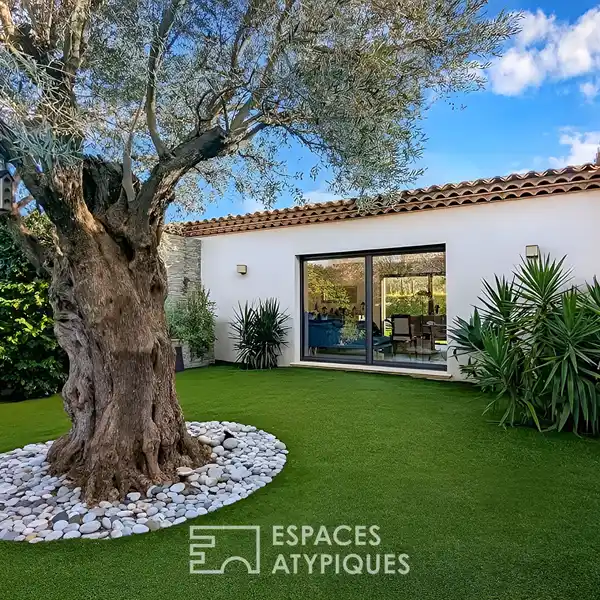 CONTEMPORARY SINGLE-STORY VILLA