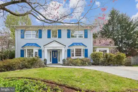 Classic Charm with Modern Comfort on a Quiet Cul-de-sac