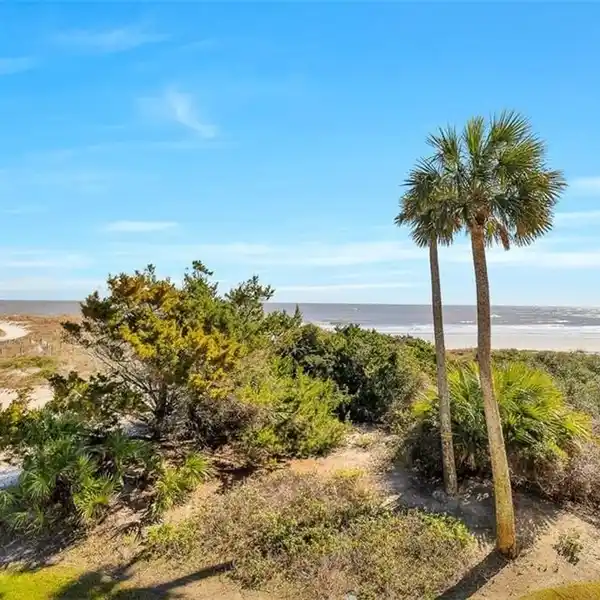 ONLY-ONE-OF-ITS-KIND CLOISTER OCEAN RESIDENCE