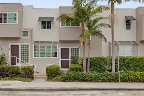 Extensively Renovated Townhome Blocks from the Sand