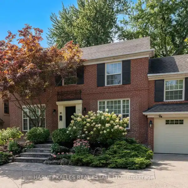 BEAUTIFULLY UPDATED RESIDENCE IN CRICKET CLUB