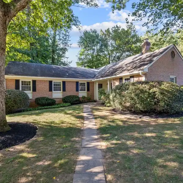 EXPANSIVE RAMBLER WITH LUSH LOT