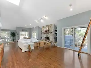 Gorgeous Three Bedroom Rental in a Fabulous Location