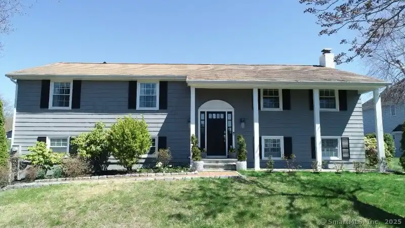 Raised Ranch in Davenport Point Association
