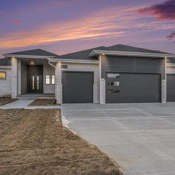GORGEOUS NEW RANCH HOME