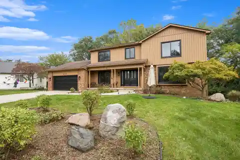 Luxury Living in Prestigious Ann Arbor Hills