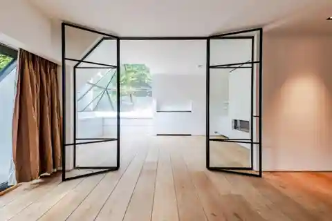 Expansive Duplex Penthouse