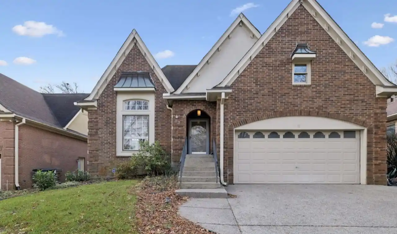 Beautifully Renovated Home in Hemmingwood