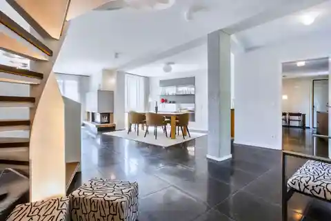 Bright and Modern Penthouse Maisonette Apartment with Roof Terrace