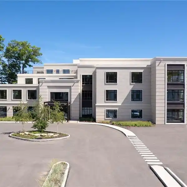 PRESTIGIOUS LAKEFRONT DEVELOPMENT