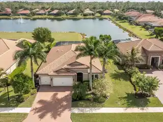 Luxury Lakeview Oasis with Smart Home Features