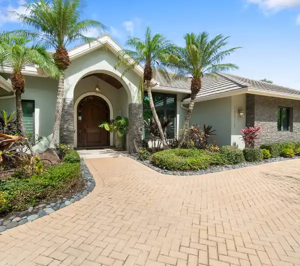 BEAUTIFULLY RENOVATED ESTATE IN AUDUBON GOLF & COUNTRY CLUB