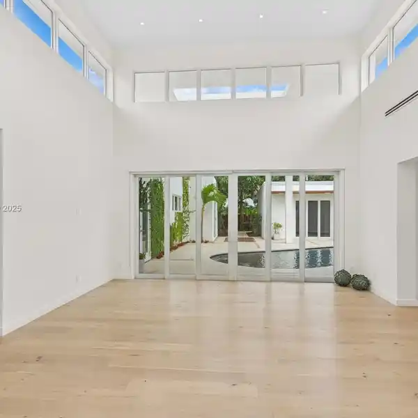 UPDATED PINECREST POOL HOME WITH GUEST HOUSE