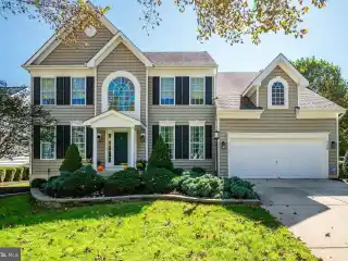 Cul-De-Sac Gem with Thoughtful Custom Features