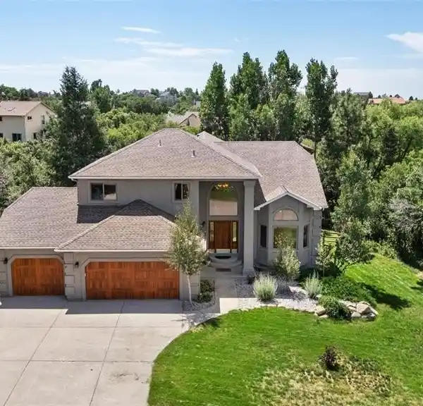 PIKES PEAK VIEWS FROM LIGHT-FILLED LUXURY HOME