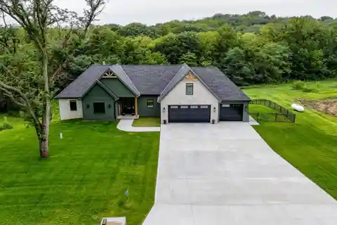 Immaculate Luxury Estate on 3.28 Acres