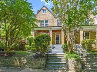 Beautifully Maintained City Stunner
