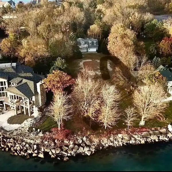 LAKE ERIE WATERFRONT IN A UNIQUE PRIVATE COMMUNITY