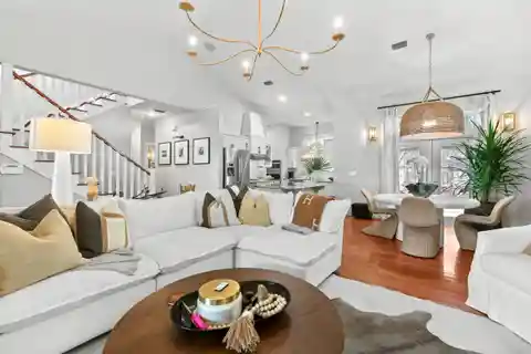 Beach House in Tranquil Summer Ridge