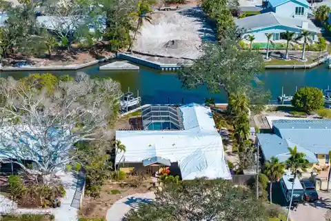 Prime Canal-Front Location on Siesta Key