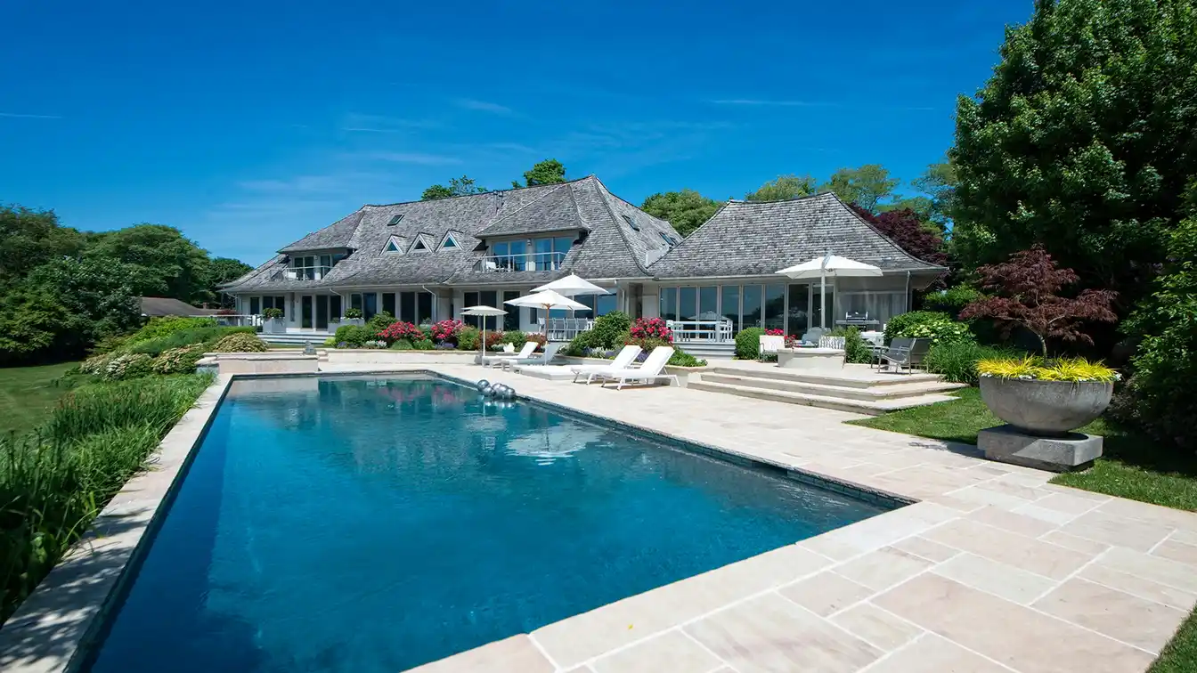 Custom-built Modern Estate with Panoramic Views