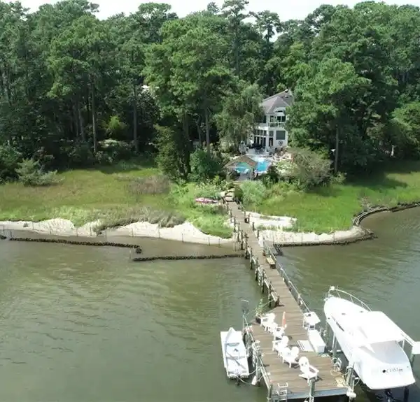UNIQUE LINKHORN BAY PROPERTY