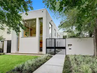 Lovely Soft Contemporary in Southampton Place