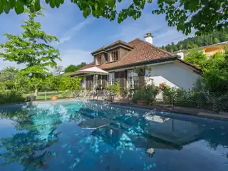 Spacious Family Country Home