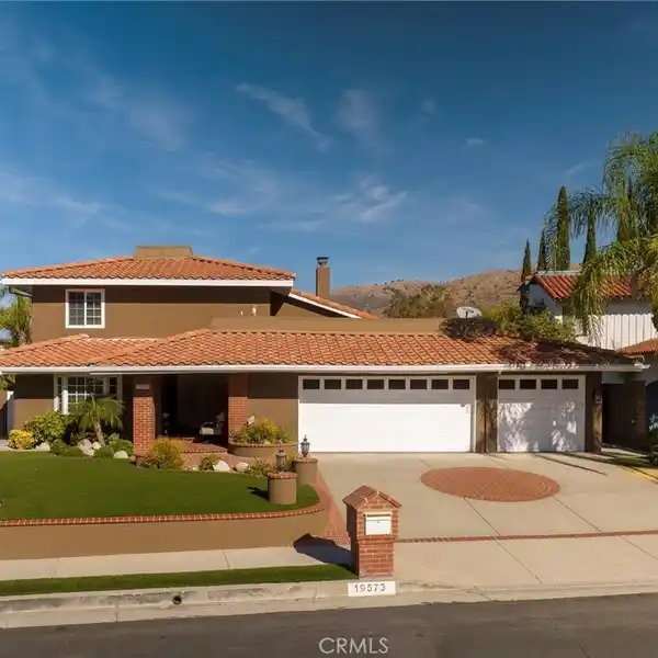 TURN-KEY PORTER VALLEY ESTATE HOME