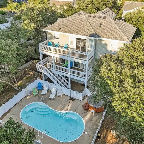 AMAZING BEACH HOUSE IN COROLLA