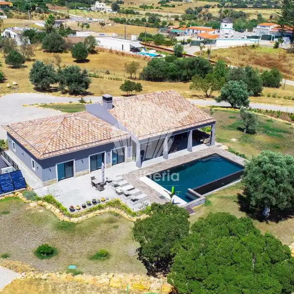 ALGARVE OASIS WITH PANORAMIC COUNTRYSIDE VIEWS