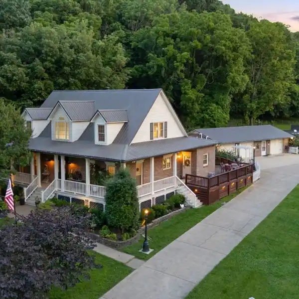 HISTORIC COUNTRYSIDE HAVEN WITH LUXE RENOVATIONS