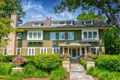 Incredible East Kenilworth Compound