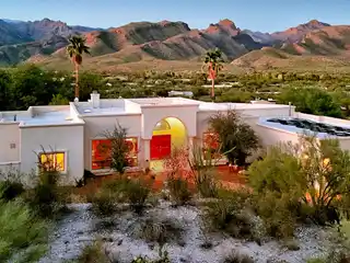 Elegant Tucson Oasis with Sparkling Pool