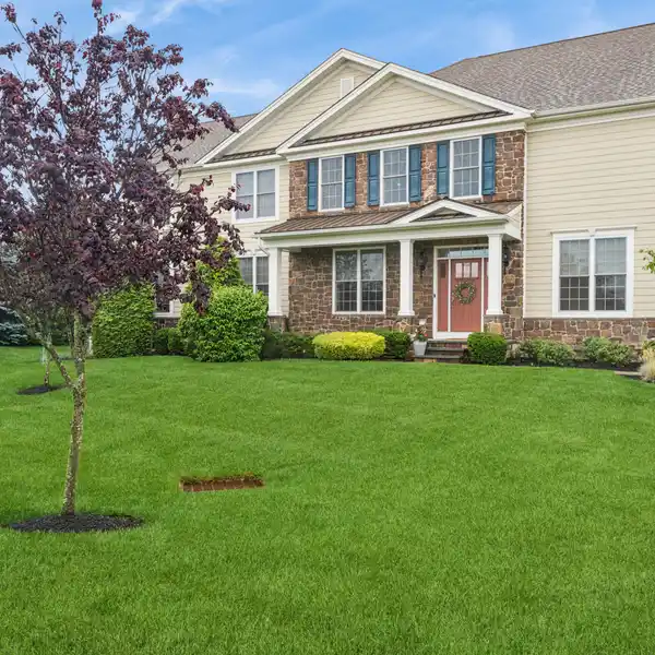 SPACIOUS END UNIT IN THE REGENCY AT HOLMDEL