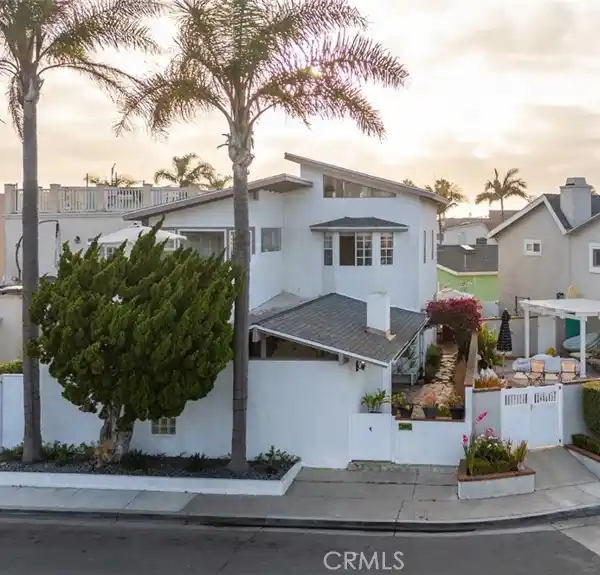 SPACIOUS HOME IN COVETED NEWPORT SHORES