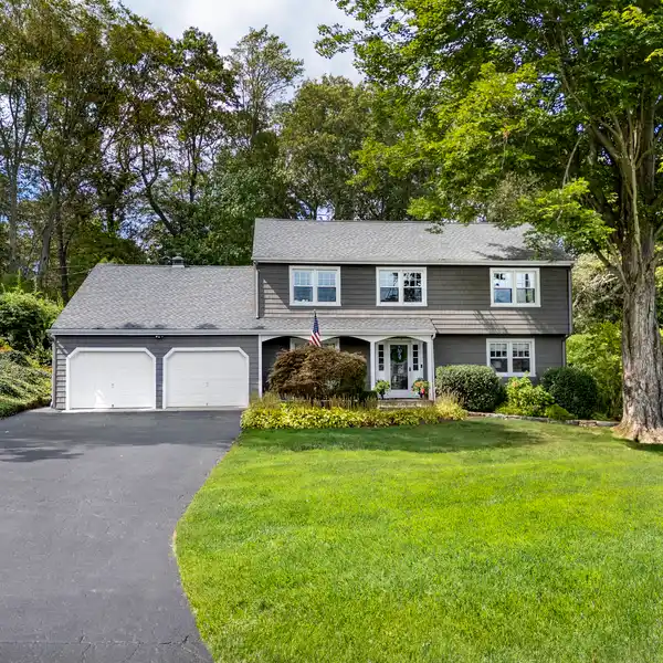 TIMELESS CHARM WITH MODERN LIVING