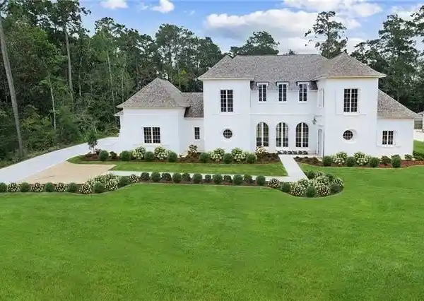 EXQUISITE RESIDENCE IN TCHEFUNCTA CLUB ESTATES