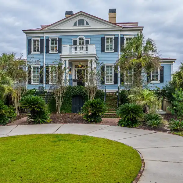 STATELY ANTEBELLUM STYLE HOME