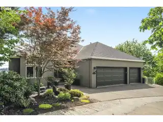 Exceptional Residence with Sweeping Views