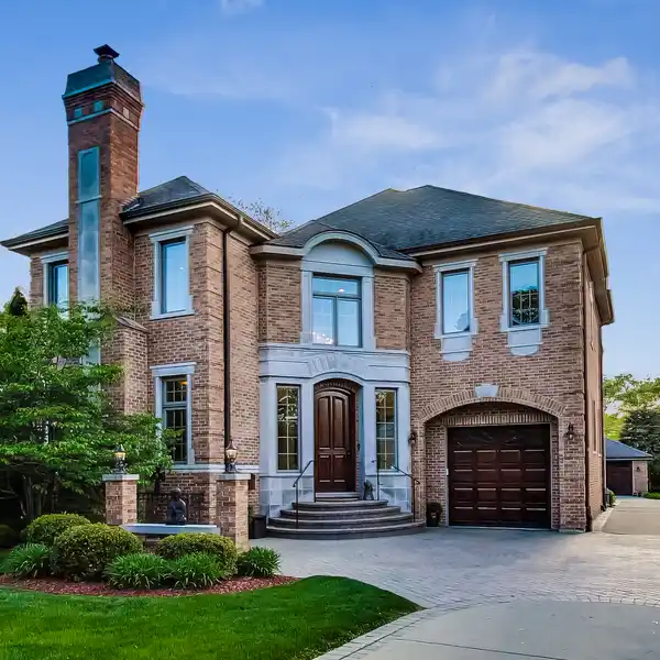 GRAND ESTATE STEPS FROM COUNTRY CLUB LIVING