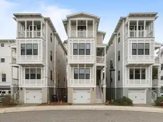Lovely Three Bedroom Home Walking Distance from Sullivan's Island