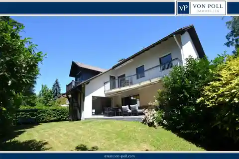 Spacious Detached House on Sunny Plot in Prime Location