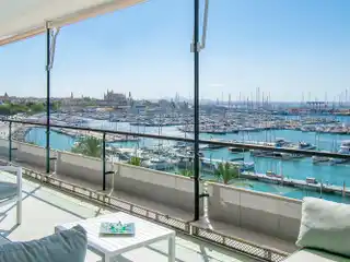 Completely Renovated Apartment on the First Line of the Sea