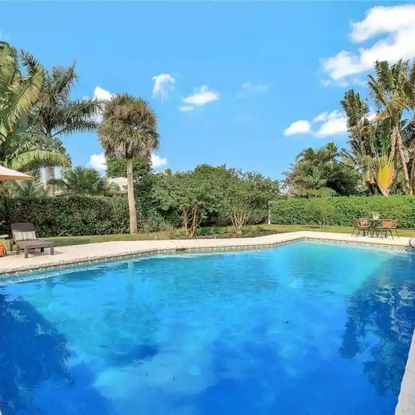 CHARMING HOME CENTRALLY LOCATED IN BIG CYPRESS