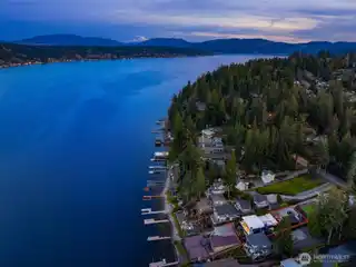 Modern Sanctuary with Breathtaking Lake Sammamish Views