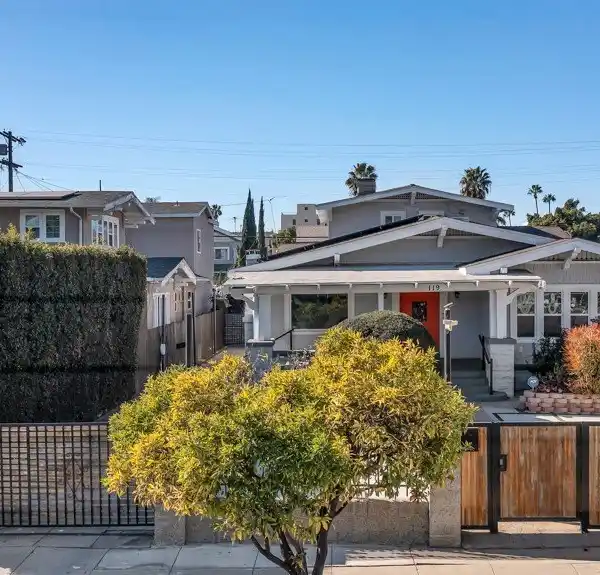 BEAUTIFUL FIVE BEDROOM HOME IN A DESIRABLE NEIGHBORHOOD