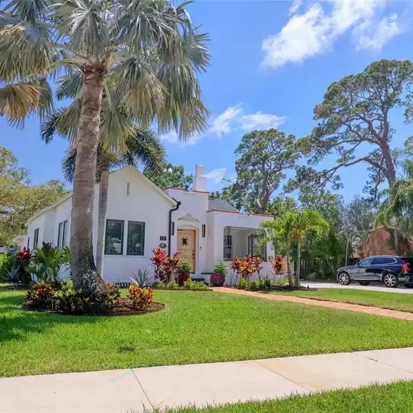 HISTORIC FLORIDA CHARM WITH MODERN LUXURY TOUCHES