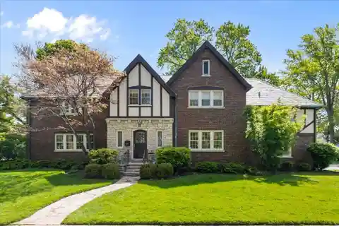 Timeless Elegance in the Heart of East Winnetka