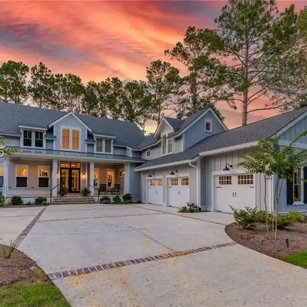 SOPHISTICATED BERKELEY HALL CUSTOM-BUILT HOME